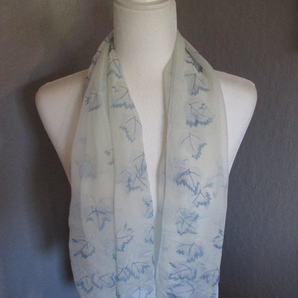 1950s sheer blue & white leaves scarf